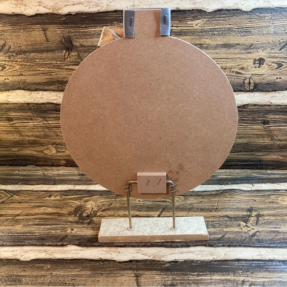 Meet me under the mistletoe table top/ shelf décor MDF NWOT - Picture 7 of 10